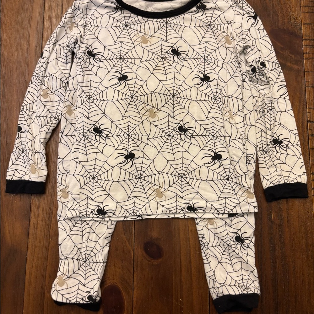 Kyte BABY Spider Print Kids Pajama Set - Black and Cream